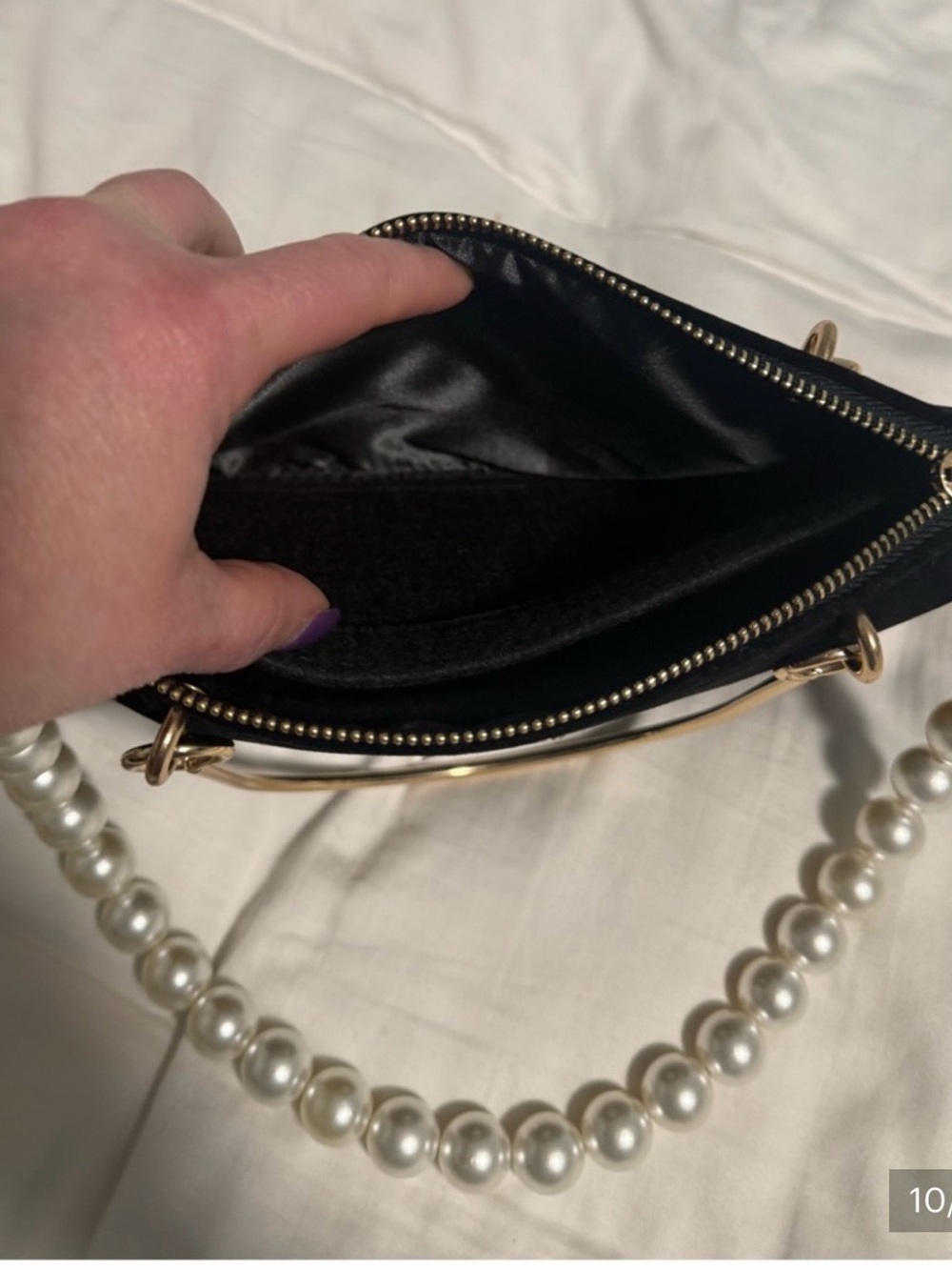 Gucci Beauty Velvet Black Cosmetic Pouch With Gold Handles and a Pearl Drop - Picture 9 of 11